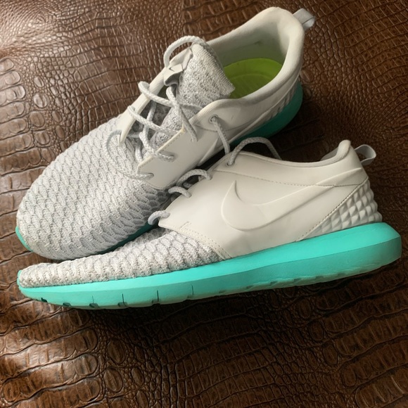 Nike - Picture 2 of 6